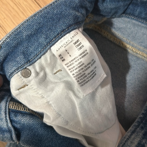 American Eagle Distressed Curvy Mom Jean - Picture 3 of 4